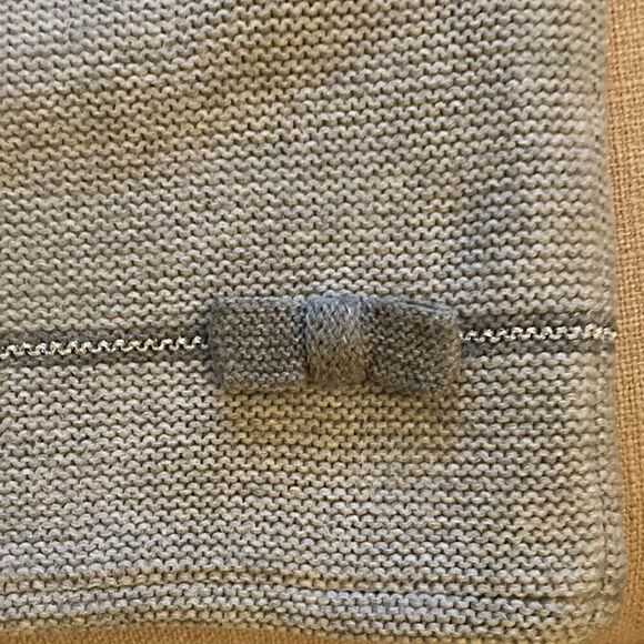 Jacadi Girls Knitted Neck Warmer in Gray with Bow. - Picture 5 of 7